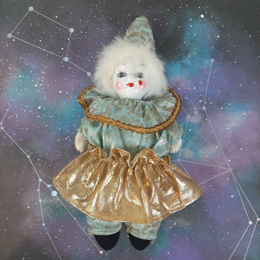 🔥Porcelain Faced 9" Clown Doll With Blue And Gold Outfit On